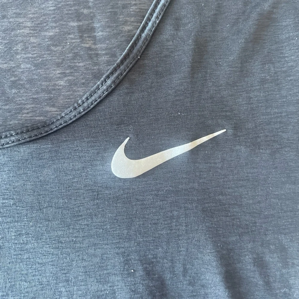 Nike Women's Black Sports Top dri fit sleeveless size small